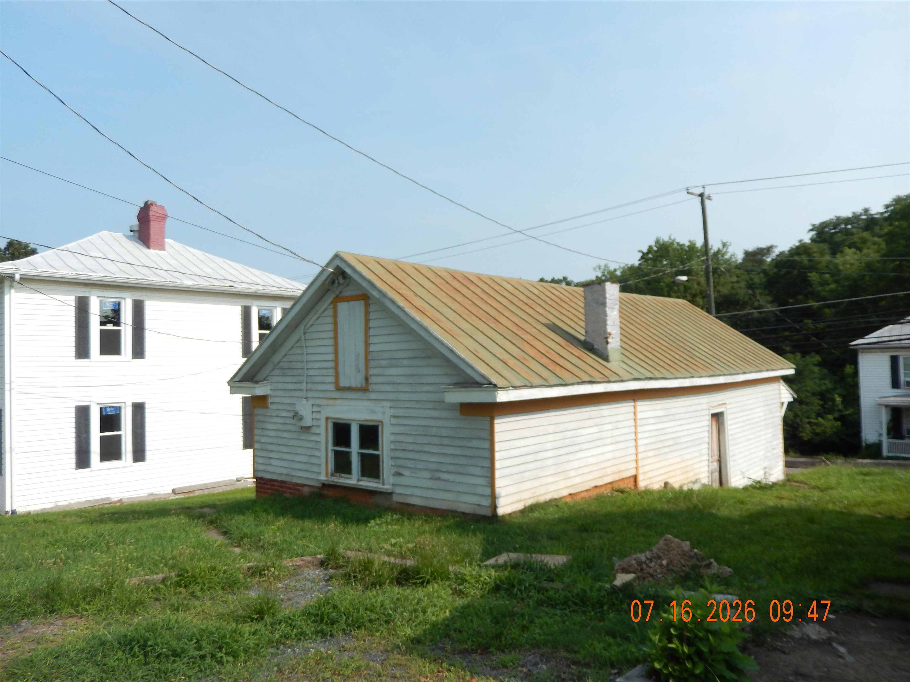 1642 W BEVERLEY ST, STAUNTON, Virginia 24401, ,Residential,1642 W BEVERLEY ST,679606 MLS # 679606