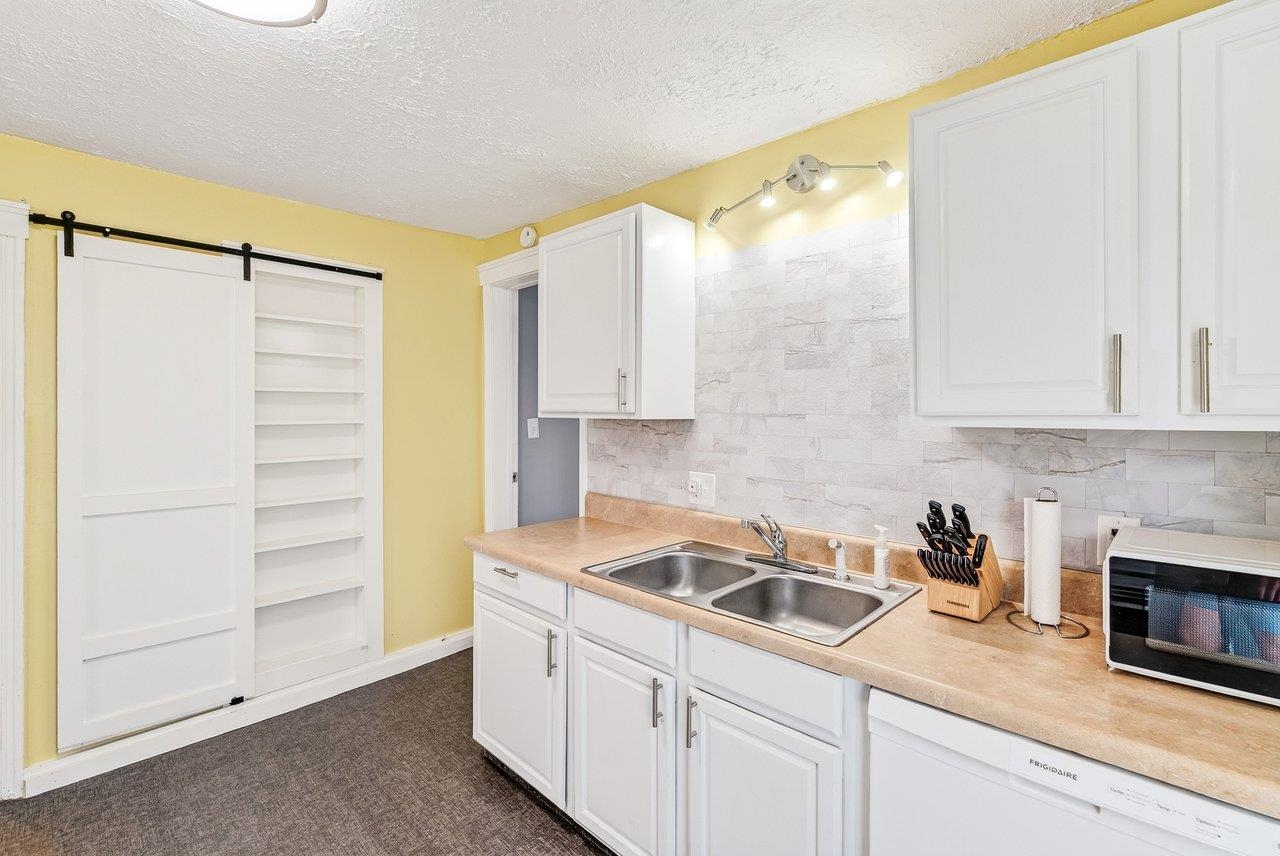 110 W GAY ST, STAUNTON, Virginia 24401, 2 Bedrooms Bedrooms, ,1 BathroomBathrooms,Residential,110 W GAY ST,679598 MLS # 679598 110 W GAY ST, STAUNTON, Virginia 24401, 2 Bedrooms Bedrooms, ,1 BathroomBathrooms,Residential,110 W GAY ST,679598 MLS # 679598