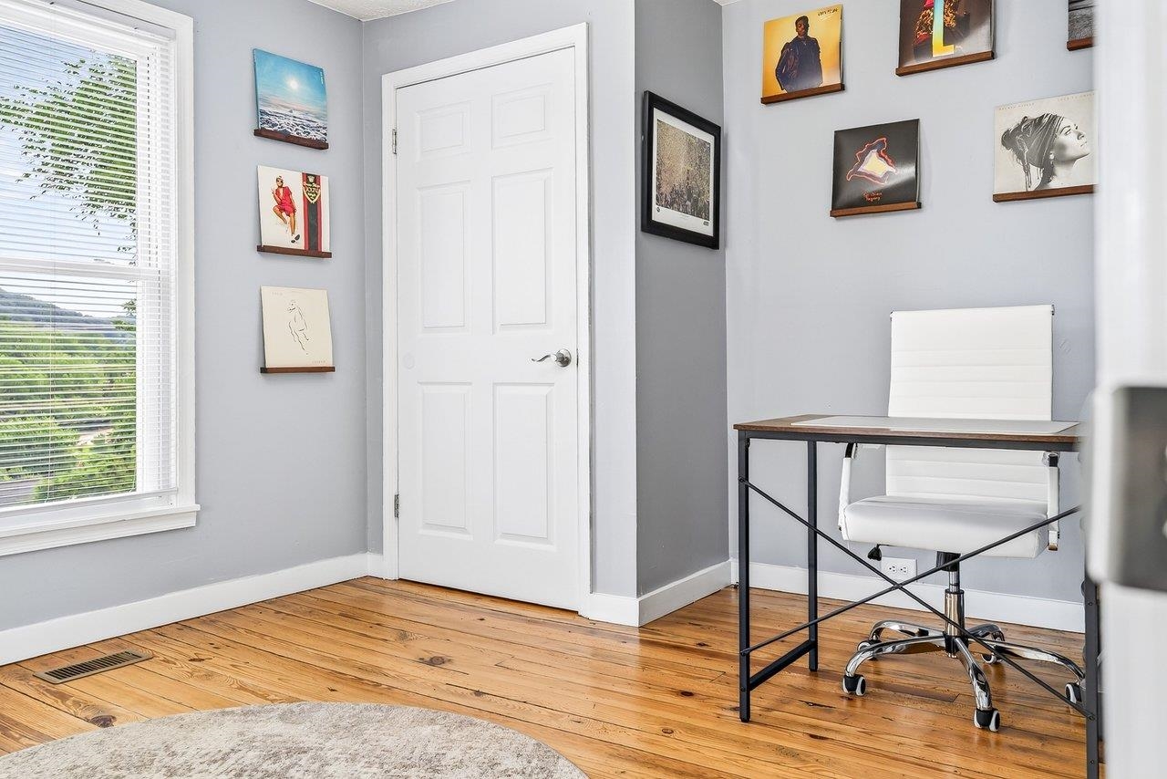 110 W GAY ST, STAUNTON, Virginia 24401, 2 Bedrooms Bedrooms, ,1 BathroomBathrooms,Residential,110 W GAY ST,679598 MLS # 679598 110 W GAY ST, STAUNTON, Virginia 24401, 2 Bedrooms Bedrooms, ,1 BathroomBathrooms,Residential,110 W GAY ST,679598 MLS # 679598