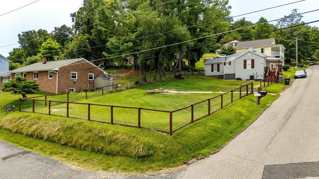 110 W GAY ST, STAUNTON, Virginia 24401, 2 Bedrooms Bedrooms, ,1 BathroomBathrooms,Residential,110 W GAY ST,679598 MLS # 679598 110 W GAY ST, STAUNTON, Virginia 24401, 2 Bedrooms Bedrooms, ,1 BathroomBathrooms,Residential,110 W GAY ST,679598 MLS # 679598
