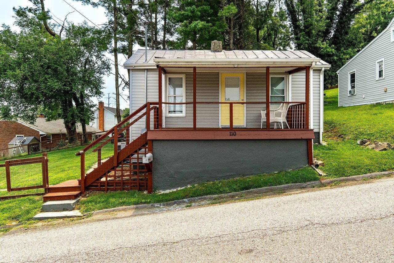 110 W GAY ST, STAUNTON, Virginia 24401, 2 Bedrooms Bedrooms, ,1 BathroomBathrooms,Residential,110 W GAY ST,679598 MLS # 679598 110 W GAY ST, STAUNTON, Virginia 24401, 2 Bedrooms Bedrooms, ,1 BathroomBathrooms,Residential,110 W GAY ST,679598 MLS # 679598