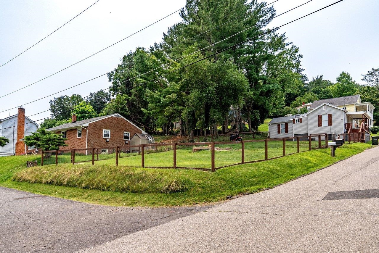 110 W GAY ST, STAUNTON, Virginia 24401, 2 Bedrooms Bedrooms, ,1 BathroomBathrooms,Residential,110 W GAY ST,679598 MLS # 679598 110 W GAY ST, STAUNTON, Virginia 24401, 2 Bedrooms Bedrooms, ,1 BathroomBathrooms,Residential,110 W GAY ST,679598 MLS # 679598