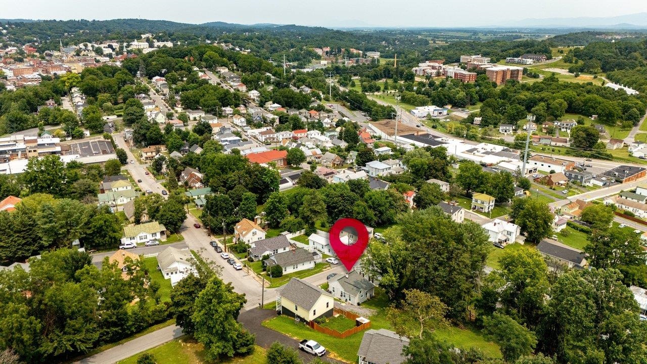 110 W GAY ST, STAUNTON, Virginia 24401, 2 Bedrooms Bedrooms, ,1 BathroomBathrooms,Residential,110 W GAY ST,679598 MLS # 679598 110 W GAY ST, STAUNTON, Virginia 24401, 2 Bedrooms Bedrooms, ,1 BathroomBathrooms,Residential,110 W GAY ST,679598 MLS # 679598