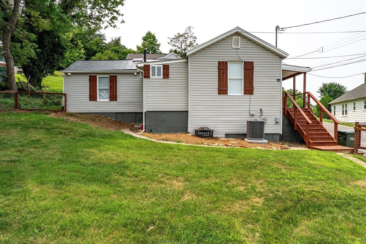 110 W GAY ST, STAUNTON, Virginia 24401, 2 Bedrooms Bedrooms, ,1 BathroomBathrooms,Residential,110 W GAY ST,679598 MLS # 679598 110 W GAY ST, STAUNTON, Virginia 24401, 2 Bedrooms Bedrooms, ,1 BathroomBathrooms,Residential,110 W GAY ST,679598 MLS # 679598
