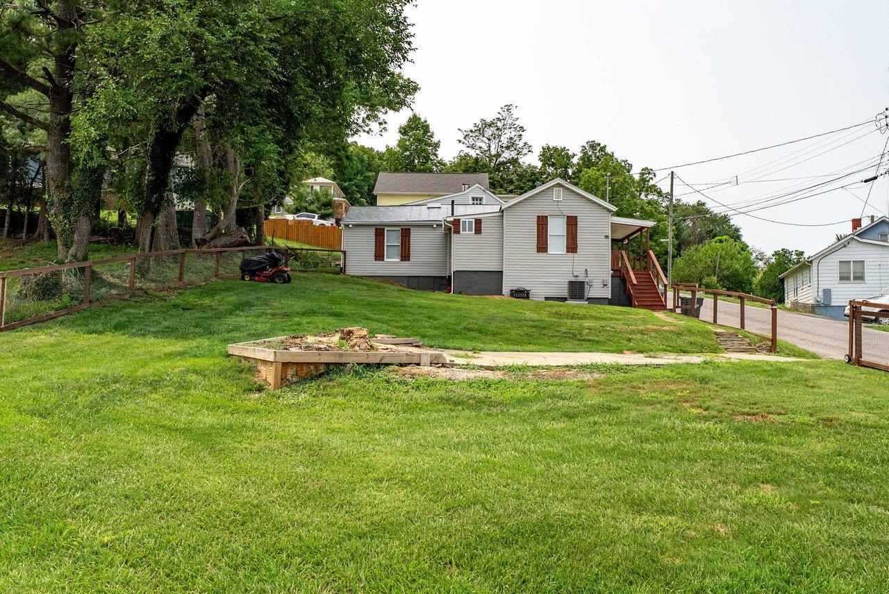 110 W GAY ST, STAUNTON, Virginia 24401, 2 Bedrooms Bedrooms, ,1 BathroomBathrooms,Residential,110 W GAY ST,679598 MLS # 679598 110 W GAY ST, STAUNTON, Virginia 24401, 2 Bedrooms Bedrooms, ,1 BathroomBathrooms,Residential,110 W GAY ST,679598 MLS # 679598