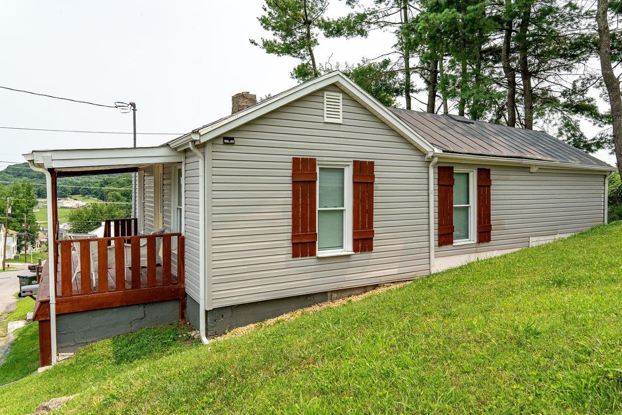 110 W GAY ST, STAUNTON, Virginia 24401, 2 Bedrooms Bedrooms, ,1 BathroomBathrooms,Residential,110 W GAY ST,679598 MLS # 679598 110 W GAY ST, STAUNTON, Virginia 24401, 2 Bedrooms Bedrooms, ,1 BathroomBathrooms,Residential,110 W GAY ST,679598 MLS # 679598