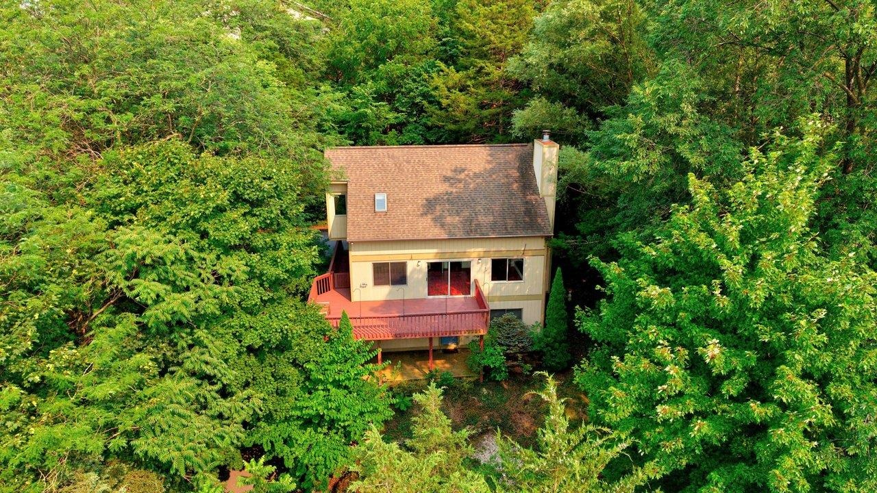 1170 LINCOLNSHIRE DR, ROCKINGHAM, Virginia 22802, 4 Bedrooms Bedrooms, ,4 BathroomsBathrooms,Residential,1170 LINCOLNSHIRE DR,679609 MLS # 679609 1170 LINCOLNSHIRE DR, ROCKINGHAM, Virginia 22802, 4 Bedrooms Bedrooms, ,4 BathroomsBathrooms,Residential,1170 LINCOLNSHIRE DR,679609 MLS # 679609