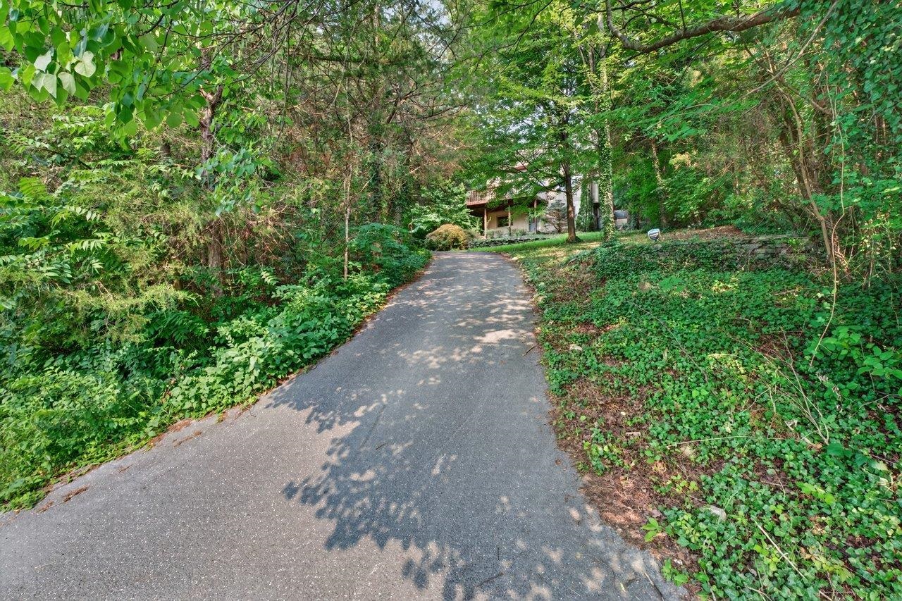 1170 LINCOLNSHIRE DR, ROCKINGHAM, Virginia 22802, 4 Bedrooms Bedrooms, ,4 BathroomsBathrooms,Residential,1170 LINCOLNSHIRE DR,679609 MLS # 679609 1170 LINCOLNSHIRE DR, ROCKINGHAM, Virginia 22802, 4 Bedrooms Bedrooms, ,4 BathroomsBathrooms,Residential,1170 LINCOLNSHIRE DR,679609 MLS # 679609