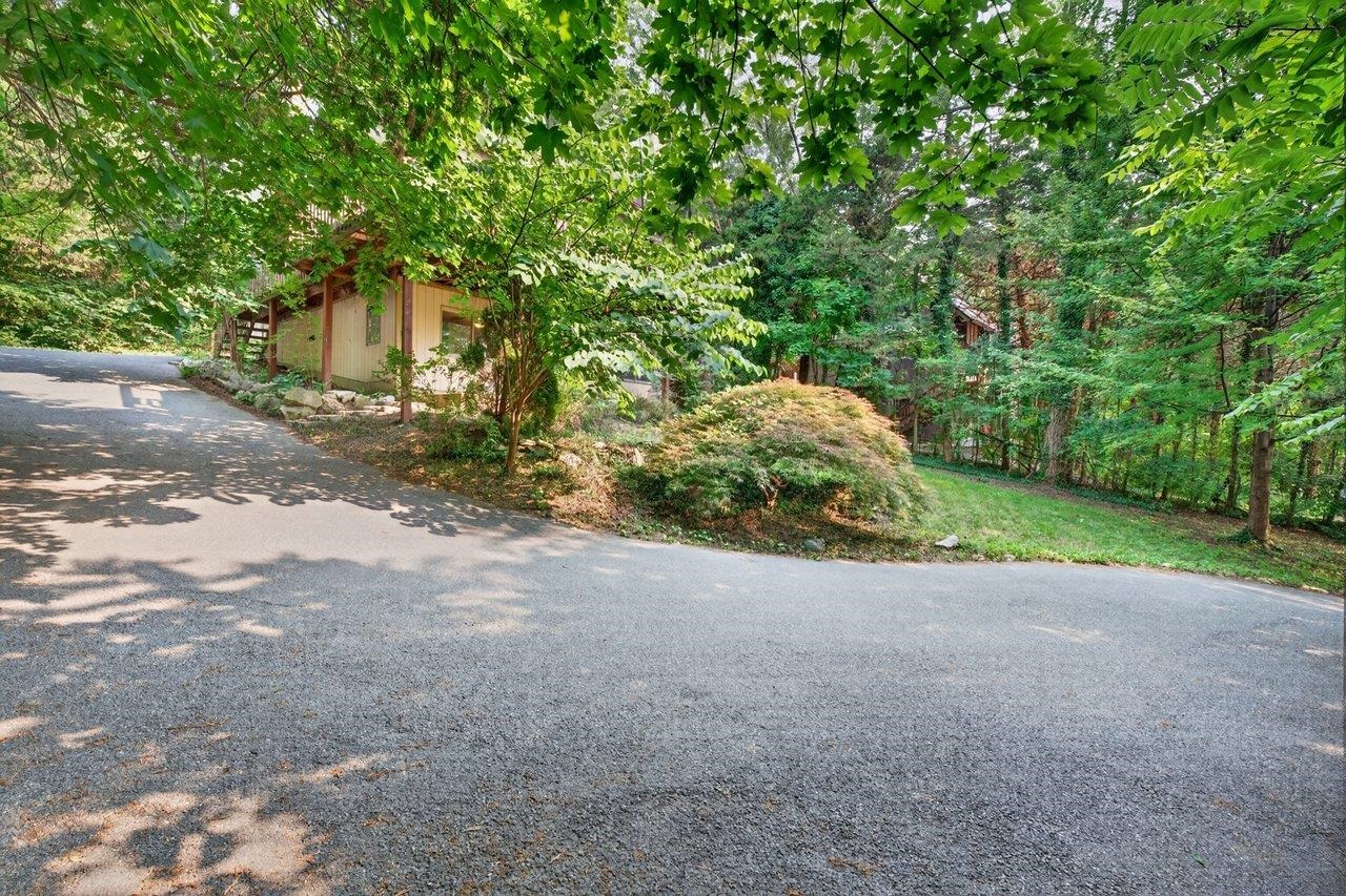 1170 LINCOLNSHIRE DR, ROCKINGHAM, Virginia 22802, 4 Bedrooms Bedrooms, ,4 BathroomsBathrooms,Residential,1170 LINCOLNSHIRE DR,679609 MLS # 679609 1170 LINCOLNSHIRE DR, ROCKINGHAM, Virginia 22802, 4 Bedrooms Bedrooms, ,4 BathroomsBathrooms,Residential,1170 LINCOLNSHIRE DR,679609 MLS # 679609