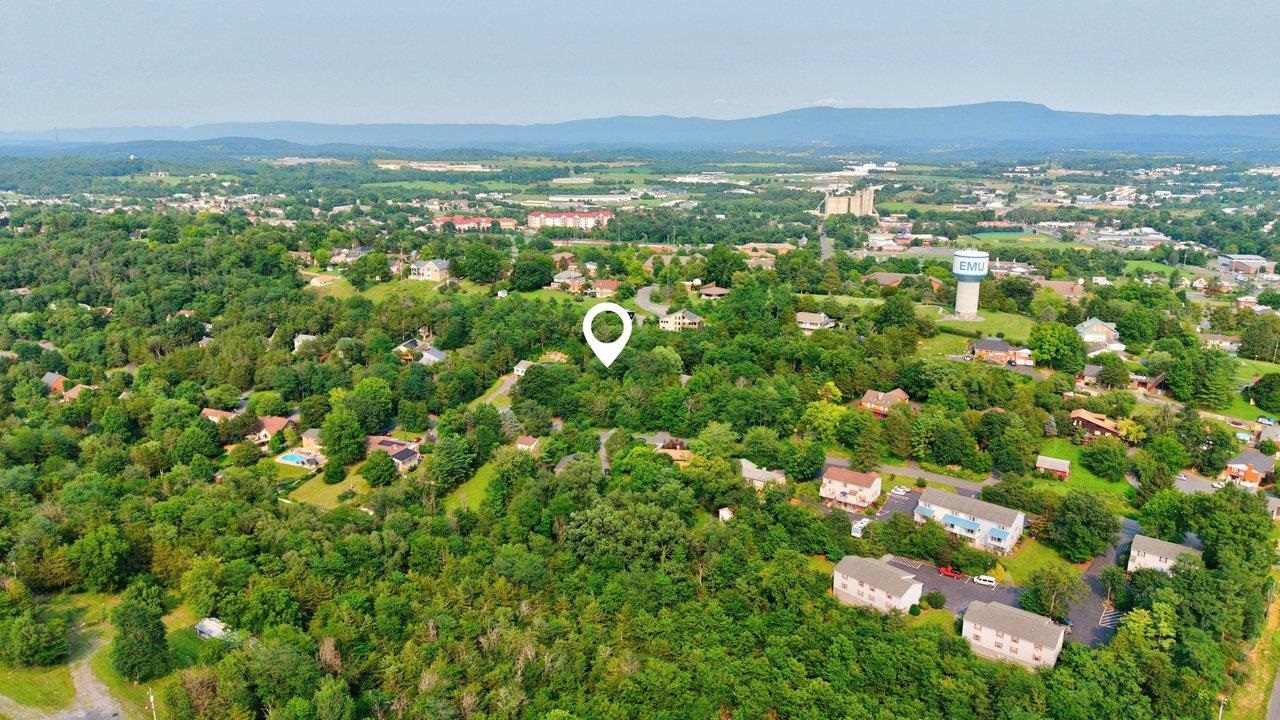 1170 LINCOLNSHIRE DR, ROCKINGHAM, Virginia 22802, 4 Bedrooms Bedrooms, ,4 BathroomsBathrooms,Residential,1170 LINCOLNSHIRE DR,679609 MLS # 679609 1170 LINCOLNSHIRE DR, ROCKINGHAM, Virginia 22802, 4 Bedrooms Bedrooms, ,4 BathroomsBathrooms,Residential,1170 LINCOLNSHIRE DR,679609 MLS # 679609