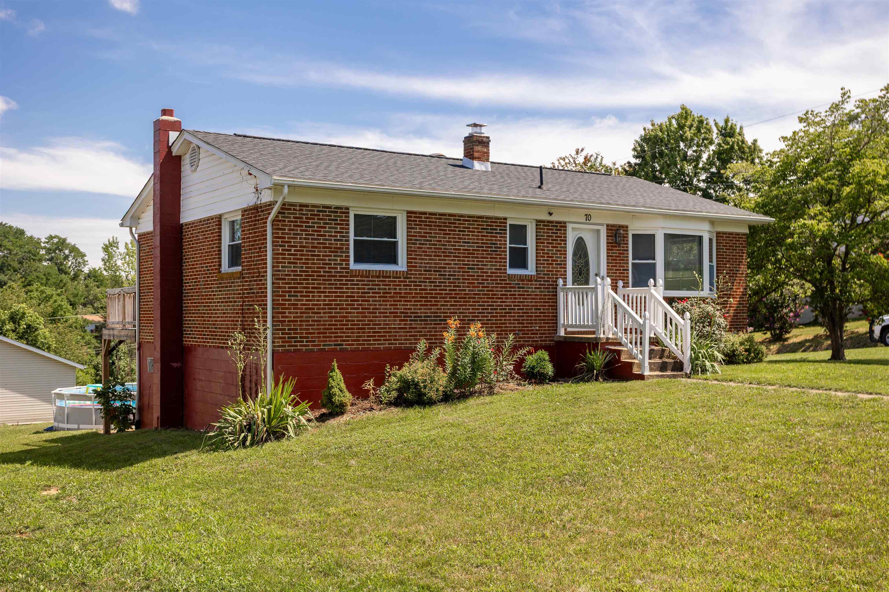 70 AUGUSTA ST, VERONA, Virginia 24482, 4 Bedrooms Bedrooms, ,2 BathroomsBathrooms,Residential,70 AUGUSTA ST,679616 MLS # 679616 70 AUGUSTA ST, VERONA, Virginia 24482, 4 Bedrooms Bedrooms, ,2 BathroomsBathrooms,Residential,70 AUGUSTA ST,679616 MLS # 679616