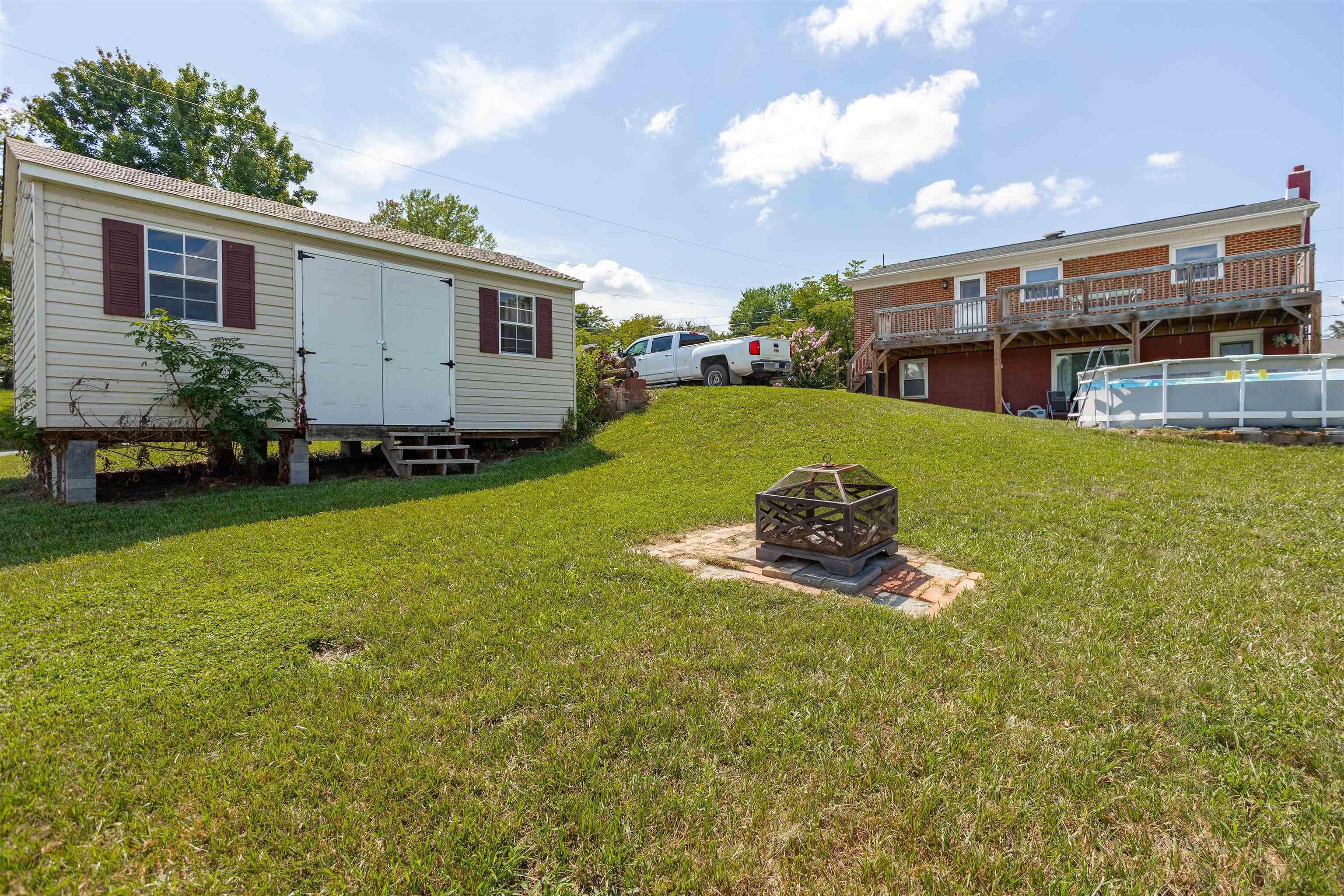 70 AUGUSTA ST, VERONA, Virginia 24482, 4 Bedrooms Bedrooms, ,2 BathroomsBathrooms,Residential,70 AUGUSTA ST,679616 MLS # 679616 70 AUGUSTA ST, VERONA, Virginia 24482, 4 Bedrooms Bedrooms, ,2 BathroomsBathrooms,Residential,70 AUGUSTA ST,679616 MLS # 679616