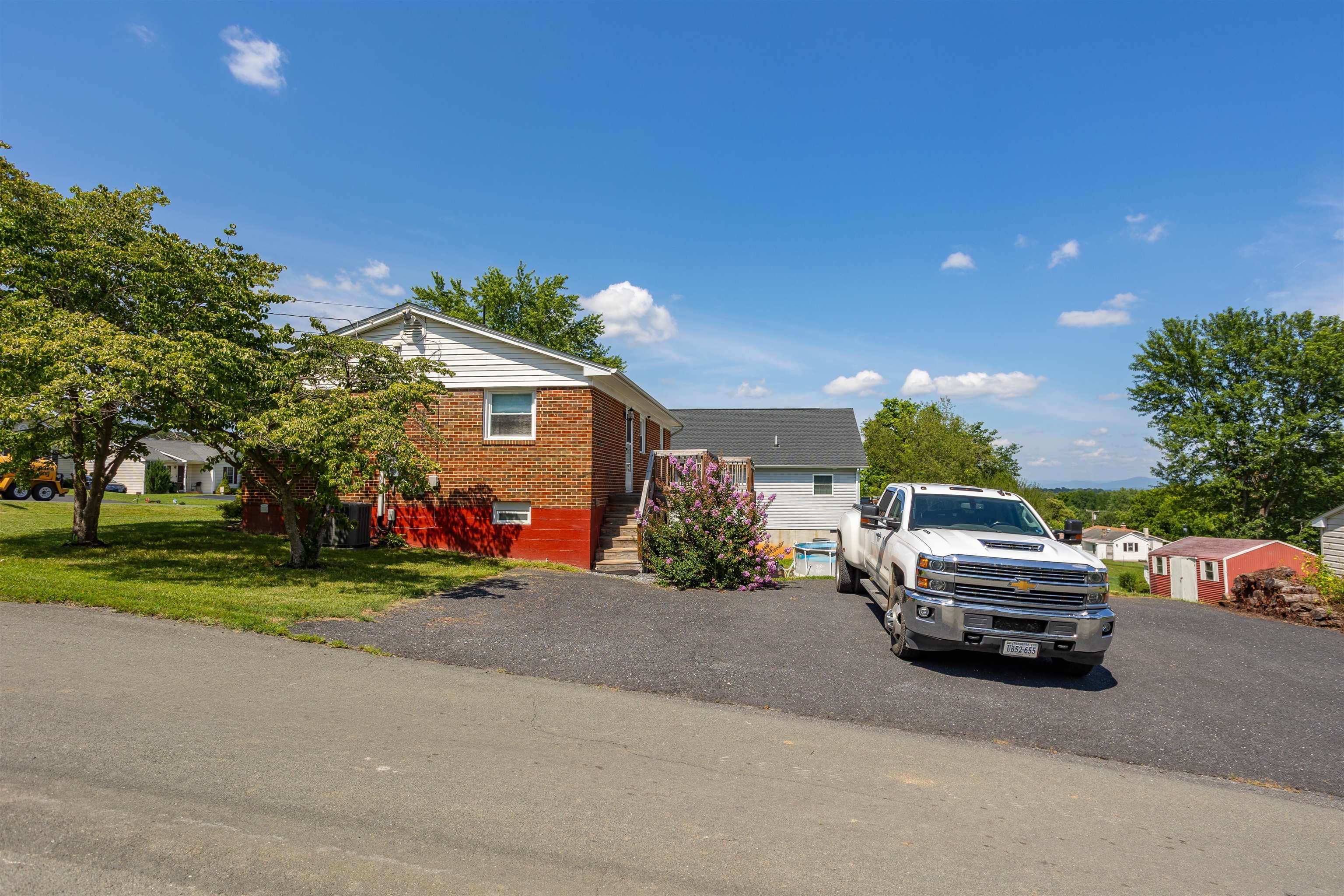 70 AUGUSTA ST, VERONA, Virginia 24482, 4 Bedrooms Bedrooms, ,2 BathroomsBathrooms,Residential,70 AUGUSTA ST,679616 MLS # 679616 70 AUGUSTA ST, VERONA, Virginia 24482, 4 Bedrooms Bedrooms, ,2 BathroomsBathrooms,Residential,70 AUGUSTA ST,679616 MLS # 679616