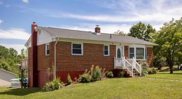 70 AUGUSTA ST, VERONA, Virginia 24482, 4 Bedrooms Bedrooms, ,2 BathroomsBathrooms,Residential,70 AUGUSTA ST,679616 MLS # 679616
