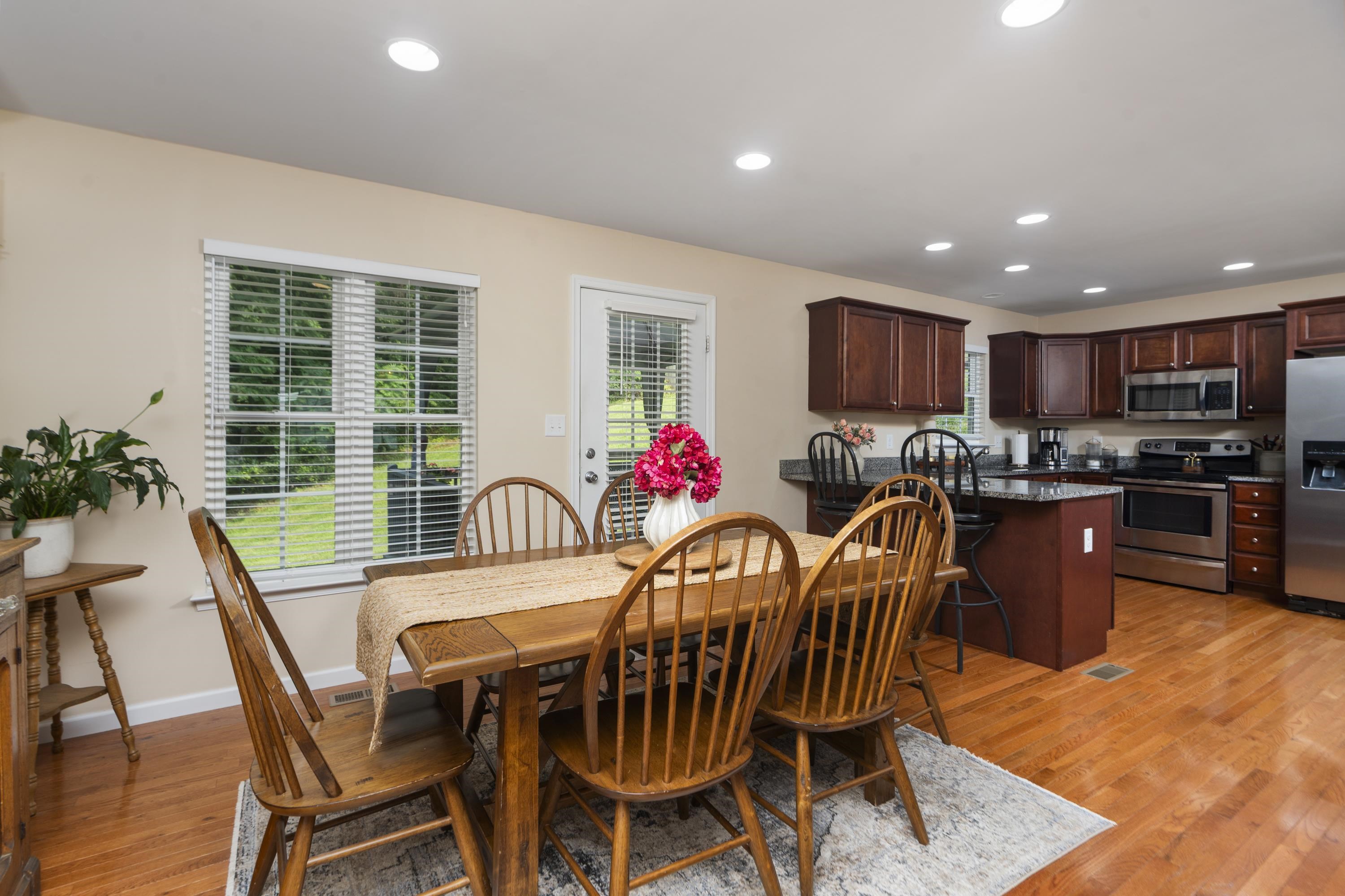 911 GEOFFREY ST, STAUNTON, Virginia 24401, 3 Bedrooms Bedrooms, ,2 BathroomsBathrooms,Residential,911 GEOFFREY ST,679624 MLS # 679624 911 GEOFFREY ST, STAUNTON, Virginia 24401, 3 Bedrooms Bedrooms, ,2 BathroomsBathrooms,Residential,911 GEOFFREY ST,679624 MLS # 679624