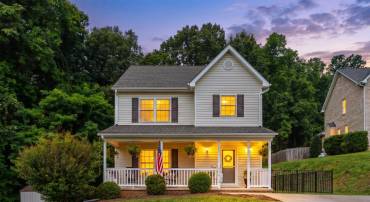 911 GEOFFREY ST, STAUNTON, Virginia 24401, 3 Bedrooms Bedrooms, ,2 BathroomsBathrooms,Residential,911 GEOFFREY ST,679624 MLS # 679624