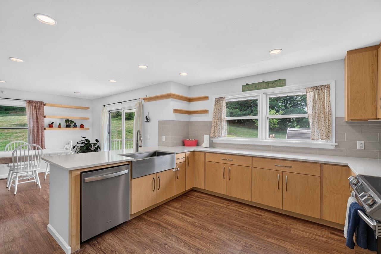 639 SILVER LAKE RD, DAYTON, Virginia 22821, 6 Bedrooms Bedrooms, ,3 BathroomsBathrooms,Residential,639 SILVER LAKE RD,679460 MLS # 679460