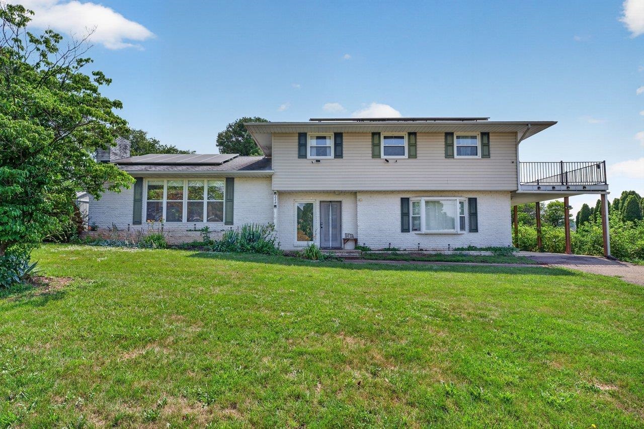 639 SILVER LAKE RD, DAYTON, Virginia 22821, 6 Bedrooms Bedrooms, ,3 BathroomsBathrooms,Residential,639 SILVER LAKE RD,679460 MLS # 679460