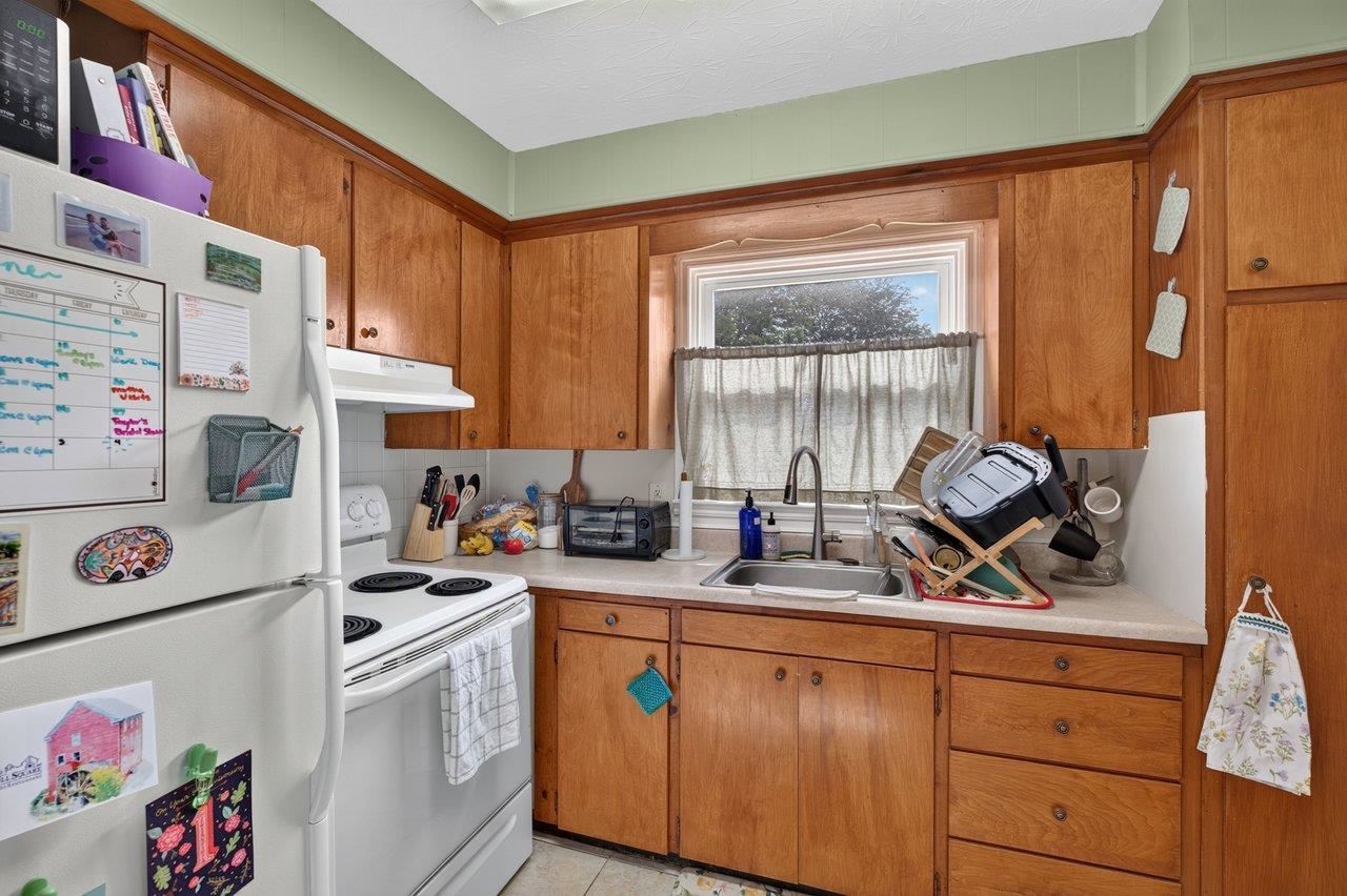 639 SILVER LAKE RD, DAYTON, Virginia 22821, 6 Bedrooms Bedrooms, ,3 BathroomsBathrooms,Residential,639 SILVER LAKE RD,679460 MLS # 679460
