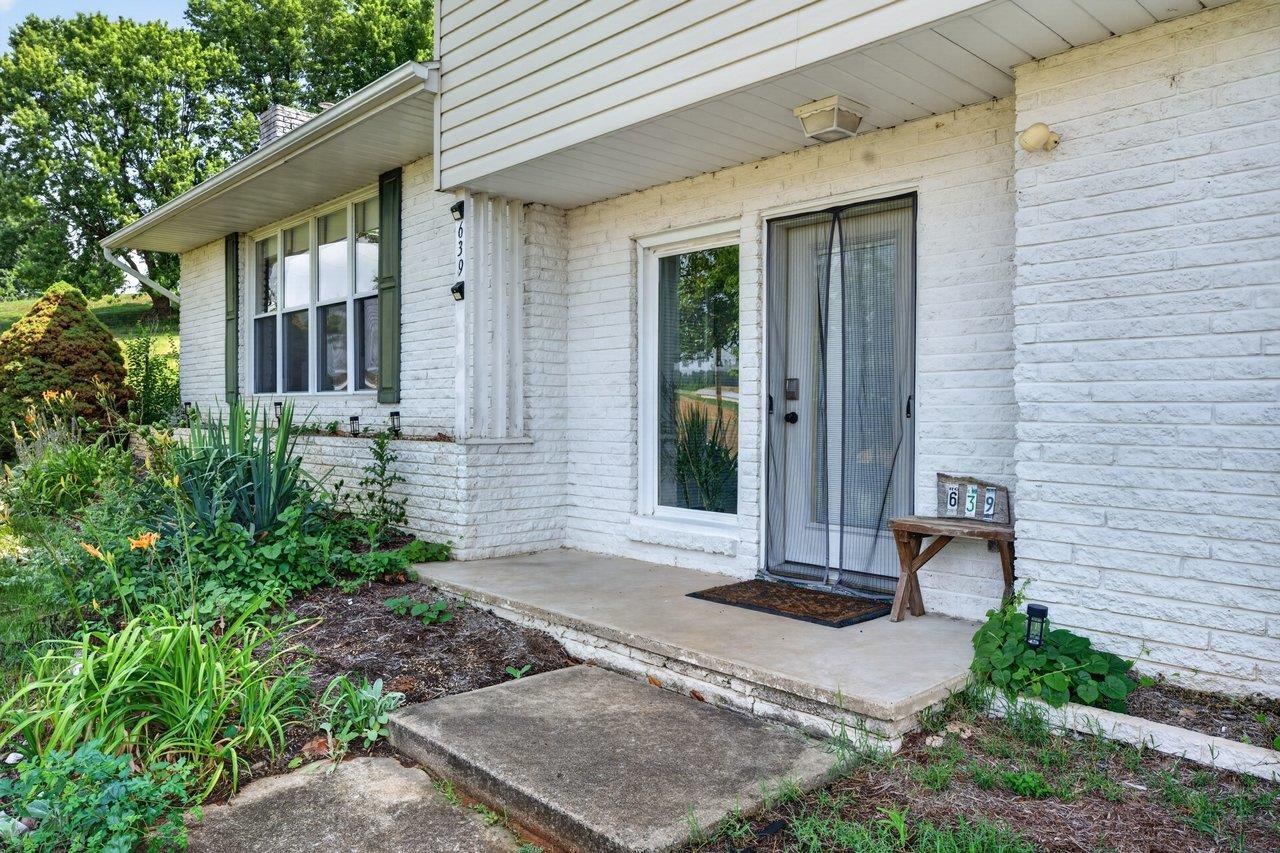 639 SILVER LAKE RD, DAYTON, Virginia 22821, 6 Bedrooms Bedrooms, ,3 BathroomsBathrooms,Residential,639 SILVER LAKE RD,679460 MLS # 679460
