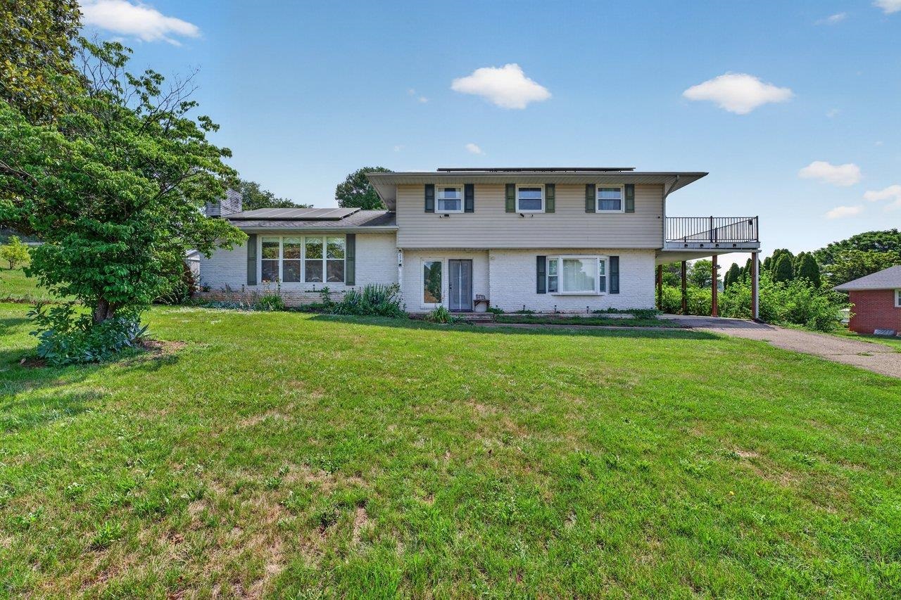 639 SILVER LAKE RD, DAYTON, Virginia 22821, 6 Bedrooms Bedrooms, ,3 BathroomsBathrooms,Residential,639 SILVER LAKE RD,679460 MLS # 679460