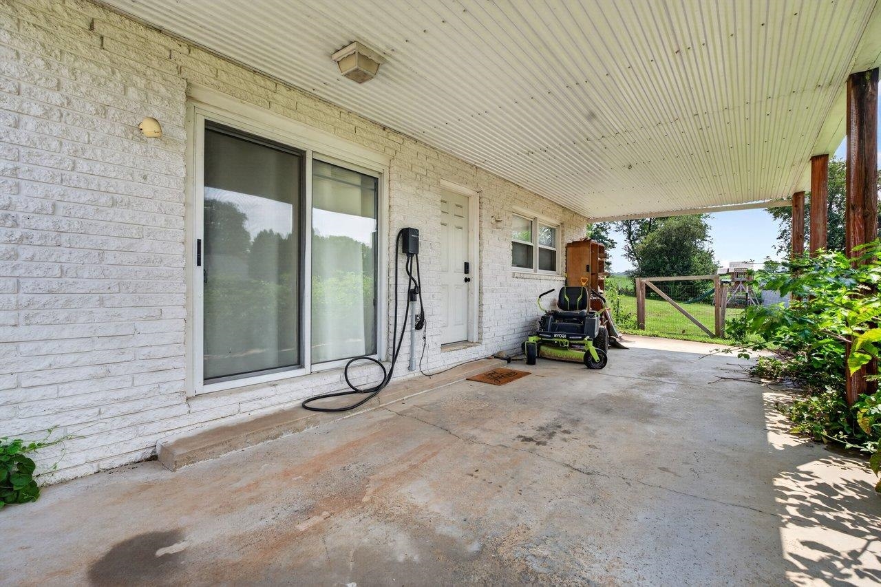 639 SILVER LAKE RD, DAYTON, Virginia 22821, 6 Bedrooms Bedrooms, ,3 BathroomsBathrooms,Residential,639 SILVER LAKE RD,679460 MLS # 679460