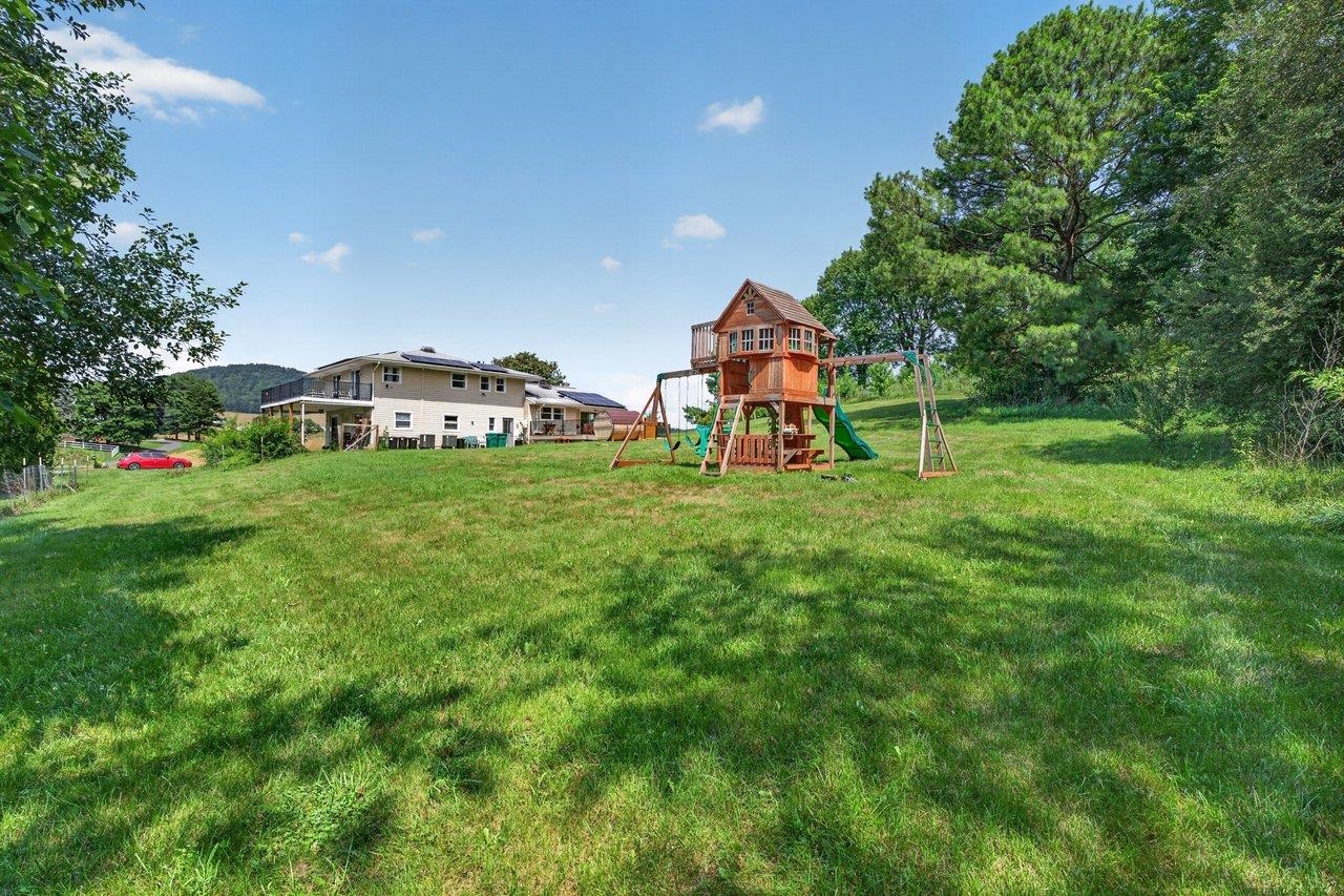 639 SILVER LAKE RD, DAYTON, Virginia 22821, 6 Bedrooms Bedrooms, ,3 BathroomsBathrooms,Residential,639 SILVER LAKE RD,679460 MLS # 679460