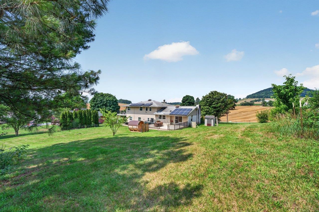639 SILVER LAKE RD, DAYTON, Virginia 22821, 6 Bedrooms Bedrooms, ,3 BathroomsBathrooms,Residential,639 SILVER LAKE RD,679460 MLS # 679460