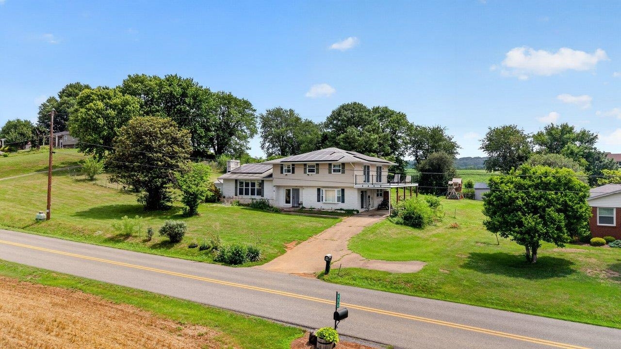 639 SILVER LAKE RD, DAYTON, Virginia 22821, 6 Bedrooms Bedrooms, ,3 BathroomsBathrooms,Residential,639 SILVER LAKE RD,679460 MLS # 679460