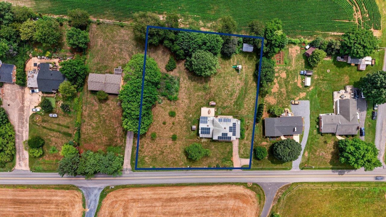 639 SILVER LAKE RD, DAYTON, Virginia 22821, 6 Bedrooms Bedrooms, ,3 BathroomsBathrooms,Residential,639 SILVER LAKE RD,679460 MLS # 679460