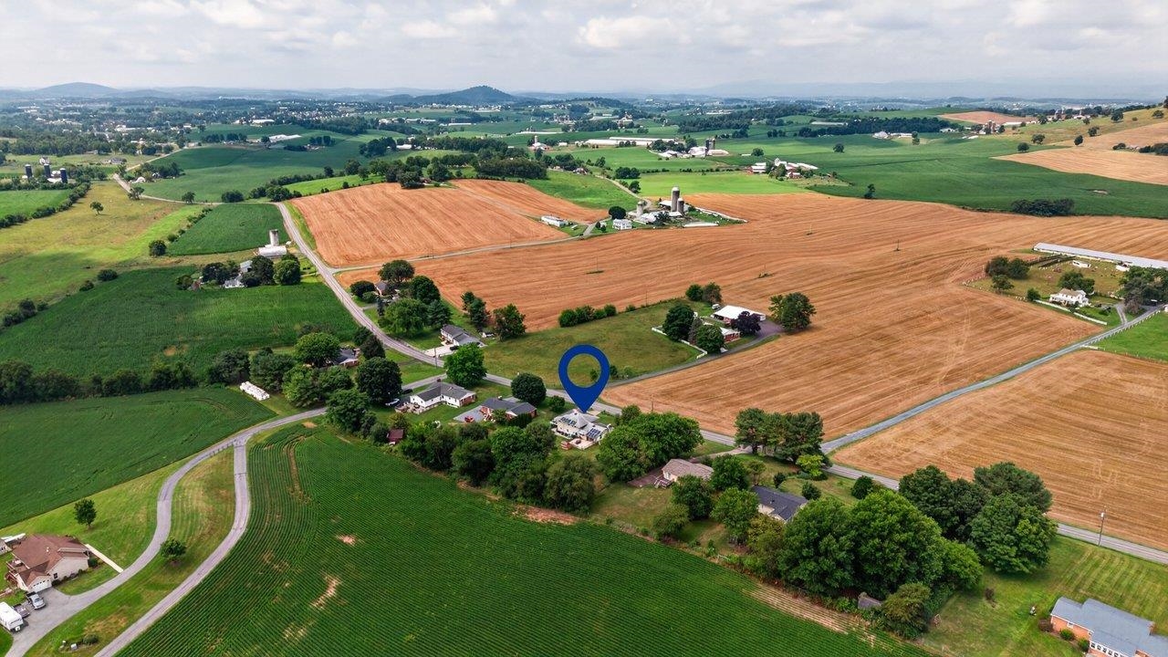 639 SILVER LAKE RD, DAYTON, Virginia 22821, 6 Bedrooms Bedrooms, ,3 BathroomsBathrooms,Residential,639 SILVER LAKE RD,679460 MLS # 679460
