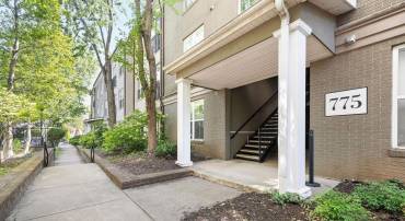 775 WALKER SQ, CHARLOTTESVILLE, Virginia 22904, 2 Bedrooms Bedrooms, ,2 BathroomsBathrooms,Residential,775 WALKER SQ,679568 MLS # 679568