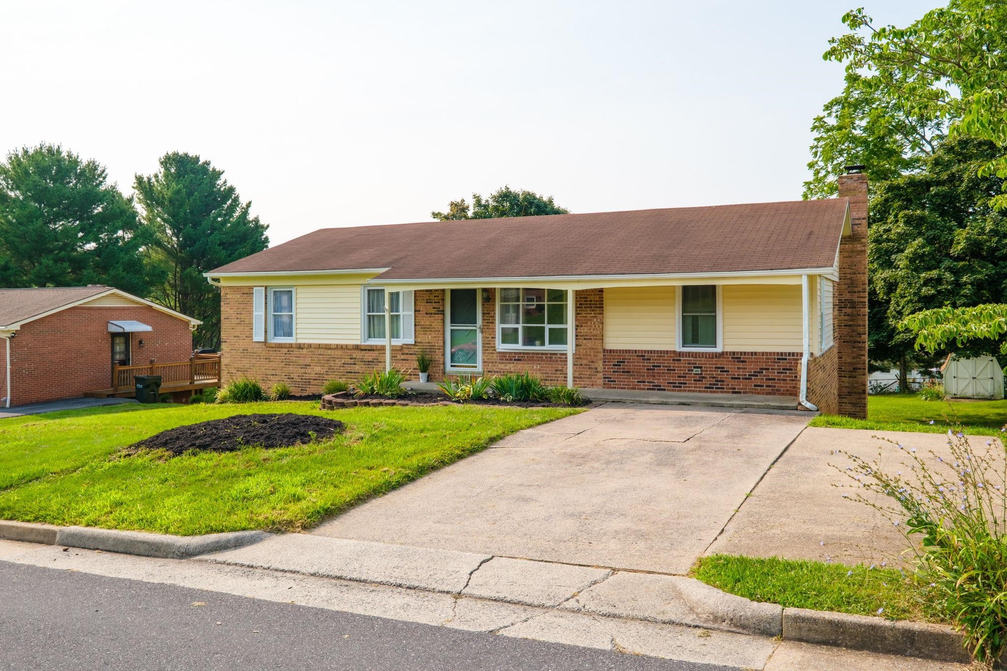 319 ANN ST, STAUNTON, Virginia 24401, 5 Bedrooms Bedrooms, ,1 BathroomBathrooms,Residential,319 ANN ST,679627 MLS # 679627 319 ANN ST, STAUNTON, Virginia 24401, 5 Bedrooms Bedrooms, ,1 BathroomBathrooms,Residential,319 ANN ST,679627 MLS # 679627