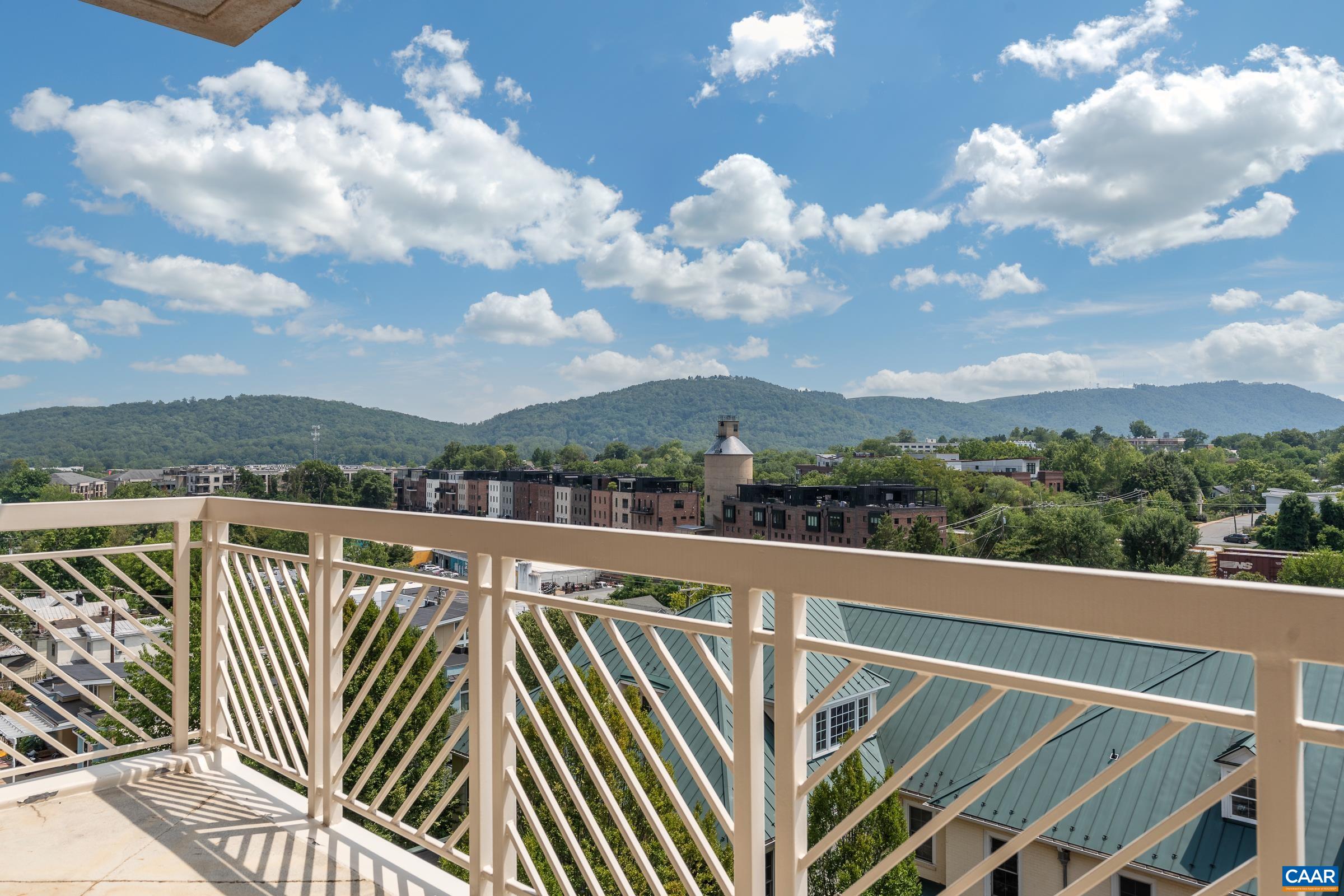 210 NE 10TH ST, CHARLOTTESVILLE, Virginia 22902, 2 Bedrooms Bedrooms, ,2 BathroomsBathrooms,Residential,210 NE 10TH ST,679646 MLS # 679646