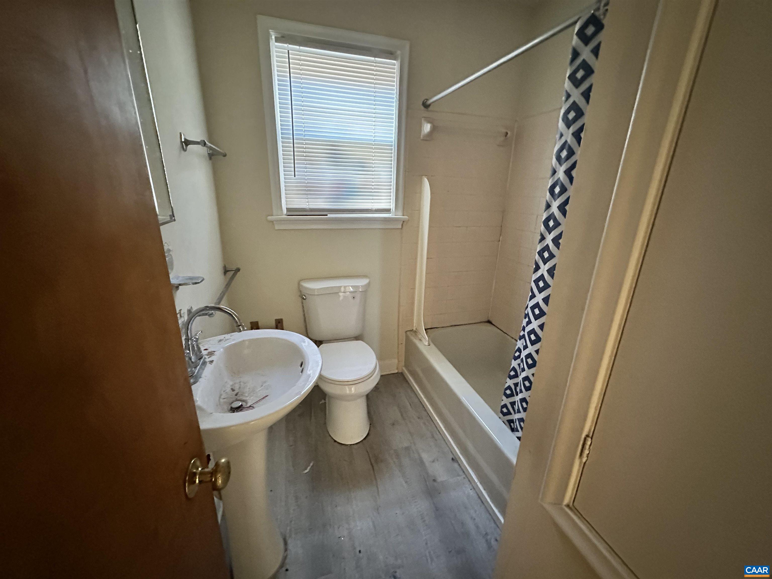 912 SAINT CHARLES AVE, CHARLOTTESVILLE, Virginia 22901, 5 Bedrooms Bedrooms, ,3 BathroomsBathrooms,Residential,912 SAINT CHARLES AVE,679649 MLS # 679649
