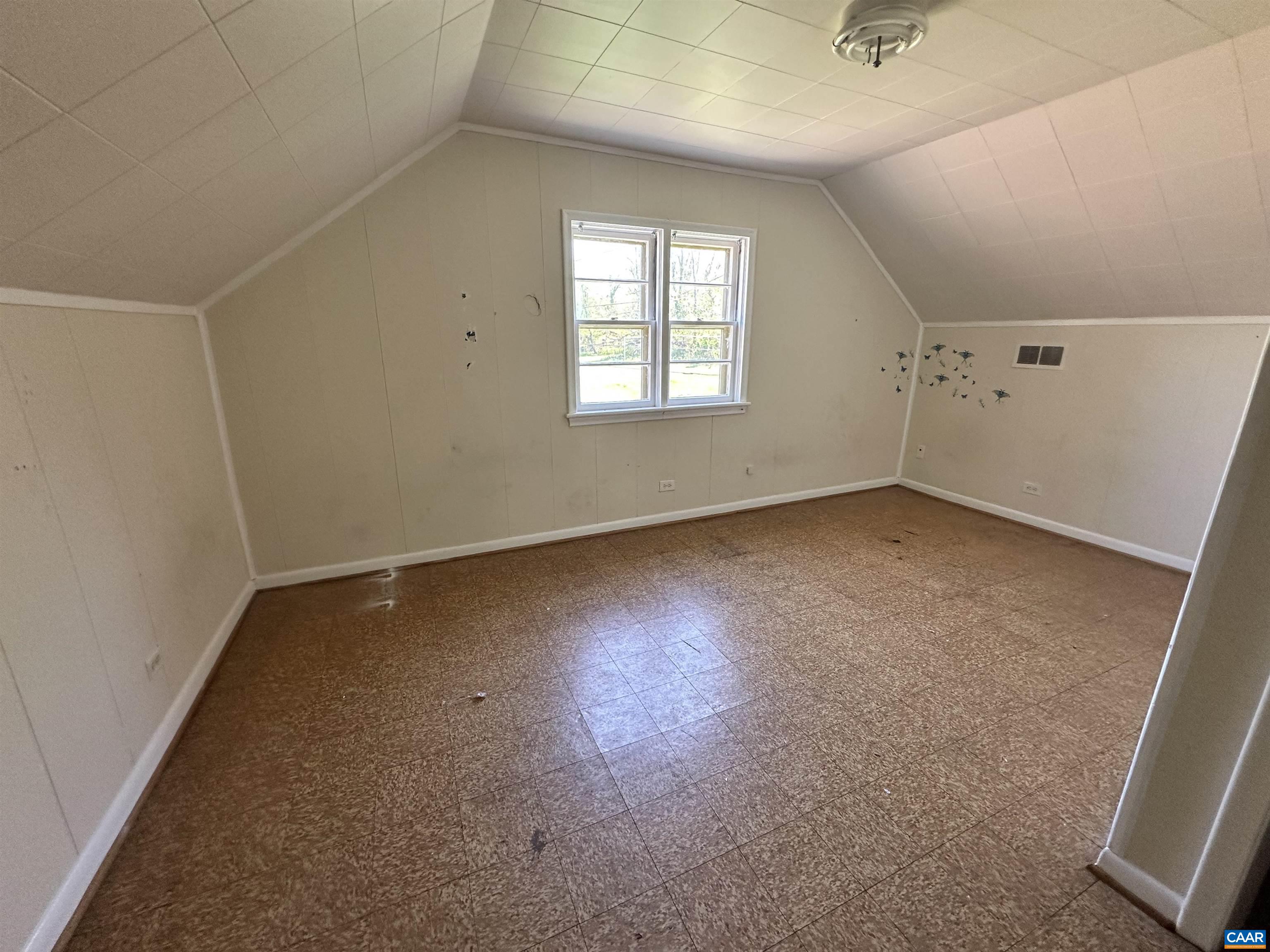 912 SAINT CHARLES AVE, CHARLOTTESVILLE, Virginia 22901, 5 Bedrooms Bedrooms, ,3 BathroomsBathrooms,Residential,912 SAINT CHARLES AVE,679649 MLS # 679649