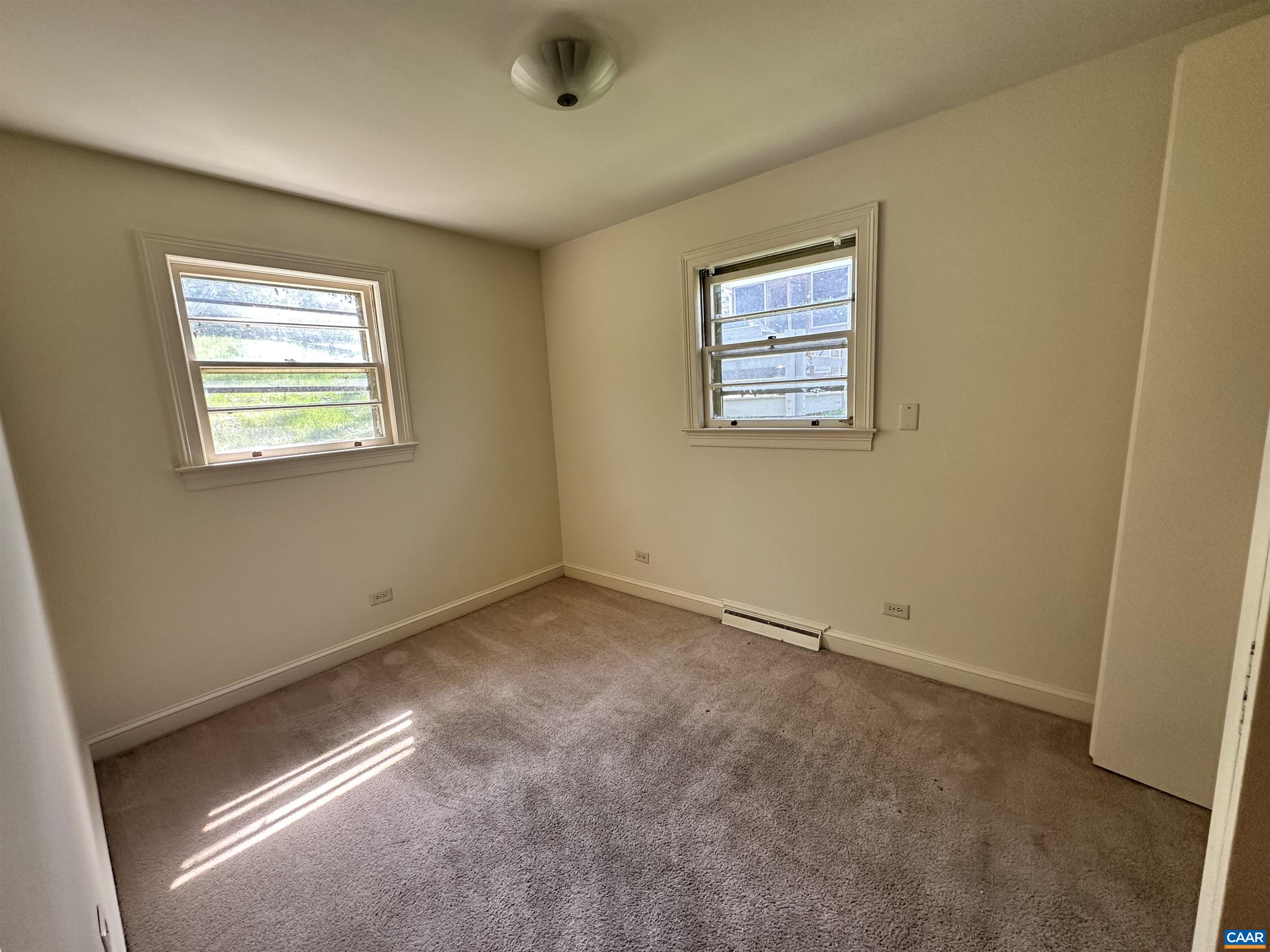 912 SAINT CHARLES AVE, CHARLOTTESVILLE, Virginia 22901, 5 Bedrooms Bedrooms, ,3 BathroomsBathrooms,Residential,912 SAINT CHARLES AVE,679649 MLS # 679649