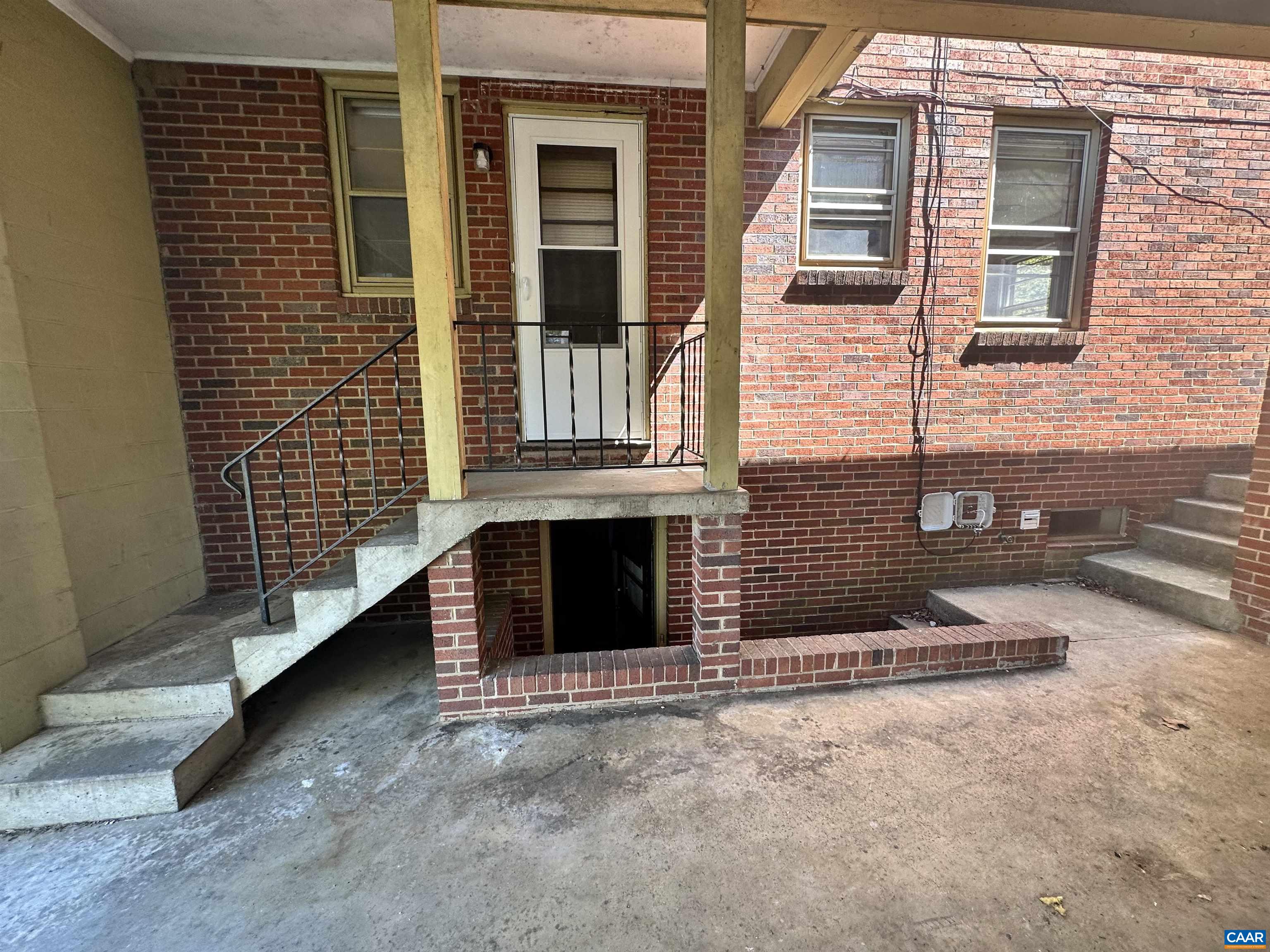912 SAINT CHARLES AVE, CHARLOTTESVILLE, Virginia 22901, 5 Bedrooms Bedrooms, ,3 BathroomsBathrooms,Residential,912 SAINT CHARLES AVE,679649 MLS # 679649