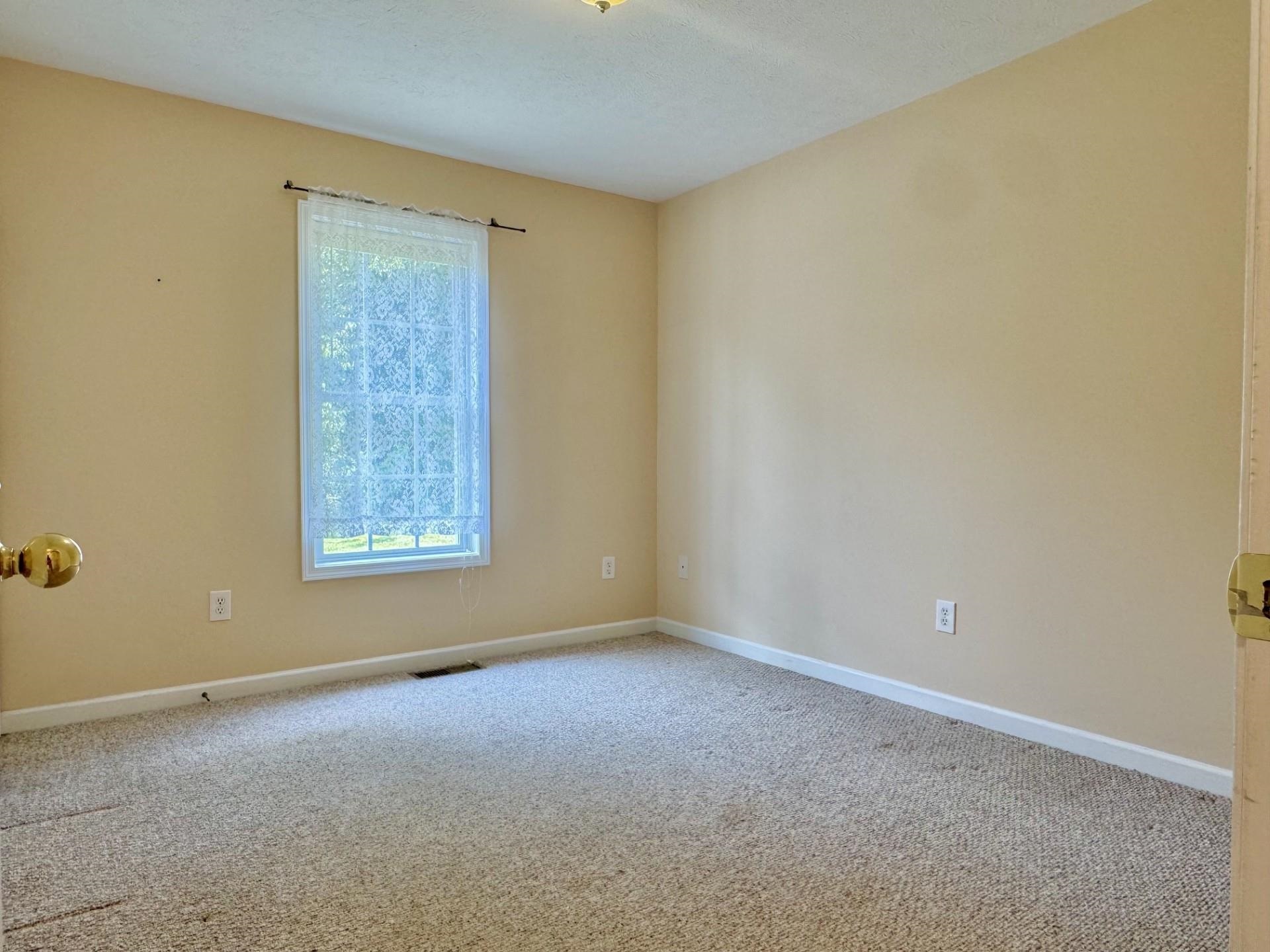 20 MILLPORT CT, WEYERS CAVE, Virginia 24486, 3 Bedrooms Bedrooms, ,2 BathroomsBathrooms,Residential,20 MILLPORT CT,679651 MLS # 679651 20 MILLPORT CT, WEYERS CAVE, Virginia 24486, 3 Bedrooms Bedrooms, ,2 BathroomsBathrooms,Residential,20 MILLPORT CT,679651 MLS # 679651