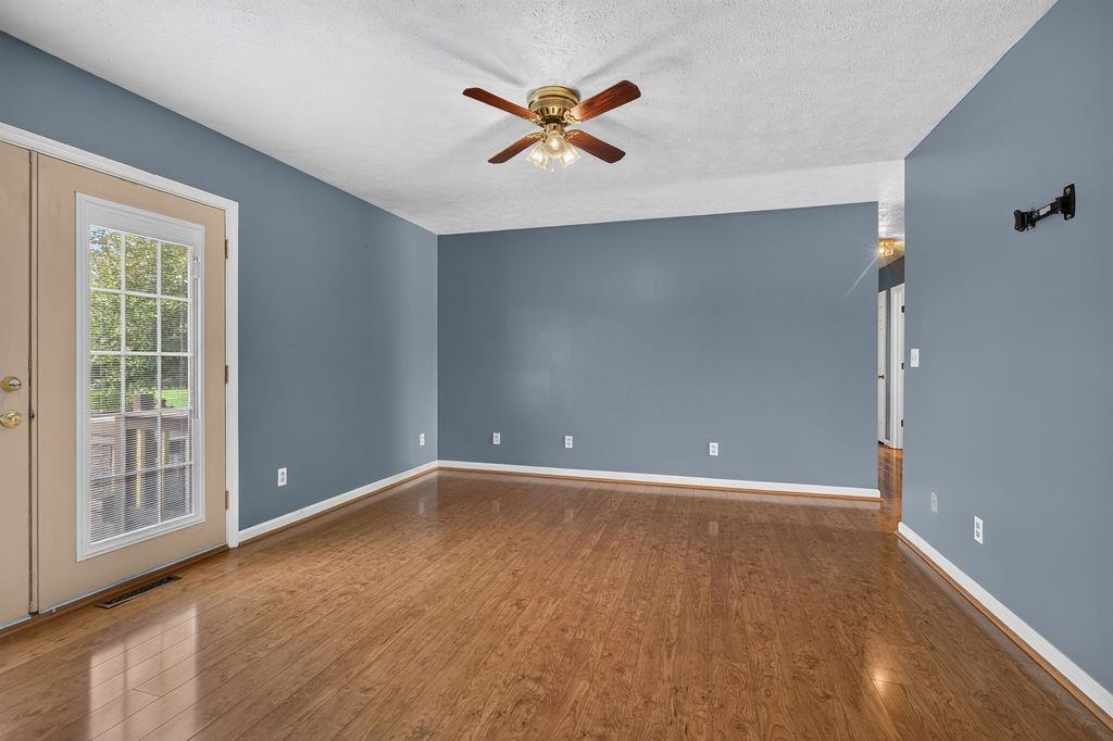 848 BATTLEFIELD DR, FORT DEFIANCE, Virginia 24437, 3 Bedrooms Bedrooms, ,2 BathroomsBathrooms,Residential,Taylor,848 BATTLEFIELD DR,679655 MLS # 679655 848 BATTLEFIELD DR, FORT DEFIANCE, Virginia 24437, 3 Bedrooms Bedrooms, ,2 BathroomsBathrooms,Residential,Taylor,848 BATTLEFIELD DR,679655 MLS # 679655