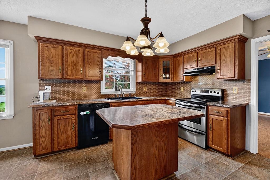 848 BATTLEFIELD DR, FORT DEFIANCE, Virginia 24437, 3 Bedrooms Bedrooms, ,2 BathroomsBathrooms,Residential,Taylor,848 BATTLEFIELD DR,679655 MLS # 679655 848 BATTLEFIELD DR, FORT DEFIANCE, Virginia 24437, 3 Bedrooms Bedrooms, ,2 BathroomsBathrooms,Residential,Taylor,848 BATTLEFIELD DR,679655 MLS # 679655