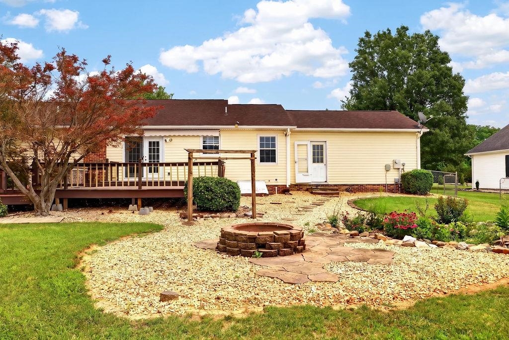 848 BATTLEFIELD DR, FORT DEFIANCE, Virginia 24437, 3 Bedrooms Bedrooms, ,2 BathroomsBathrooms,Residential,Taylor,848 BATTLEFIELD DR,679655 MLS # 679655 848 BATTLEFIELD DR, FORT DEFIANCE, Virginia 24437, 3 Bedrooms Bedrooms, ,2 BathroomsBathrooms,Residential,Taylor,848 BATTLEFIELD DR,679655 MLS # 679655