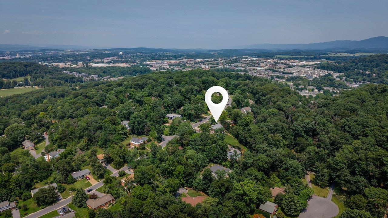 1176 NELSON DR, HARRISONBURG, Virginia 22801, 6 Bedrooms Bedrooms, ,4 BathroomsBathrooms,Residential,1176 NELSON DR,679673 MLS # 679673 1176 NELSON DR, HARRISONBURG, Virginia 22801, 6 Bedrooms Bedrooms, ,4 BathroomsBathrooms,Residential,1176 NELSON DR,679673 MLS # 679673