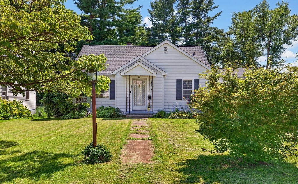 2212 MT VERNON ST, WAYNESBORO, Virginia 22980, 3 Bedrooms Bedrooms, ,2 BathroomsBathrooms,Residential,2212 MT VERNON ST,2212 MT VERNON ST,679678 MLS # 679678 2212 MT VERNON ST, WAYNESBORO, Virginia 22980, 3 Bedrooms Bedrooms, ,2 BathroomsBathrooms,Residential,2212 MT VERNON ST,2212 MT VERNON ST,679678 MLS # 679678