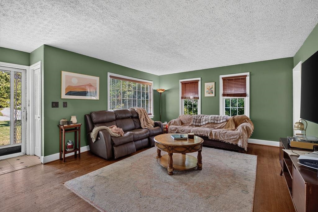 2212 MT VERNON ST, WAYNESBORO, Virginia 22980, 3 Bedrooms Bedrooms, ,2 BathroomsBathrooms,Residential,2212 MT VERNON ST,2212 MT VERNON ST,679678 MLS # 679678 2212 MT VERNON ST, WAYNESBORO, Virginia 22980, 3 Bedrooms Bedrooms, ,2 BathroomsBathrooms,Residential,2212 MT VERNON ST,2212 MT VERNON ST,679678 MLS # 679678