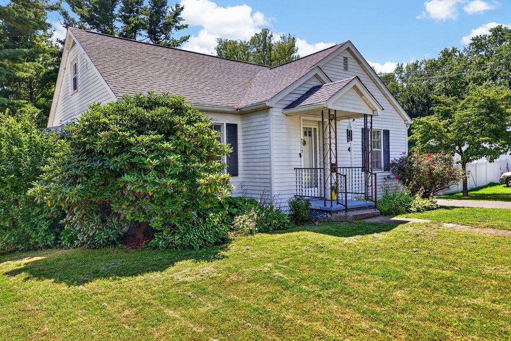 2212 MT VERNON ST, WAYNESBORO, Virginia 22980, 3 Bedrooms Bedrooms, ,2 BathroomsBathrooms,Residential,2212 MT VERNON ST,2212 MT VERNON ST,679678 MLS # 679678 2212 MT VERNON ST, WAYNESBORO, Virginia 22980, 3 Bedrooms Bedrooms, ,2 BathroomsBathrooms,Residential,2212 MT VERNON ST,2212 MT VERNON ST,679678 MLS # 679678