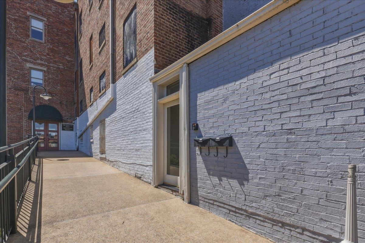 102 W BEVERLEY ST, STAUNTON, Virginia 24401, ,Commercial,102 W BEVERLEY ST,679691 MLS # 679691 102 W BEVERLEY ST, STAUNTON, Virginia 24401, ,Commercial,102 W BEVERLEY ST,679691 MLS # 679691