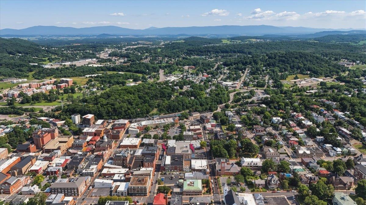 102 W BEVERLEY ST, STAUNTON, Virginia 24401, ,Commercial,102 W BEVERLEY ST,679691 MLS # 679691 102 W BEVERLEY ST, STAUNTON, Virginia 24401, ,Commercial,102 W BEVERLEY ST,679691 MLS # 679691