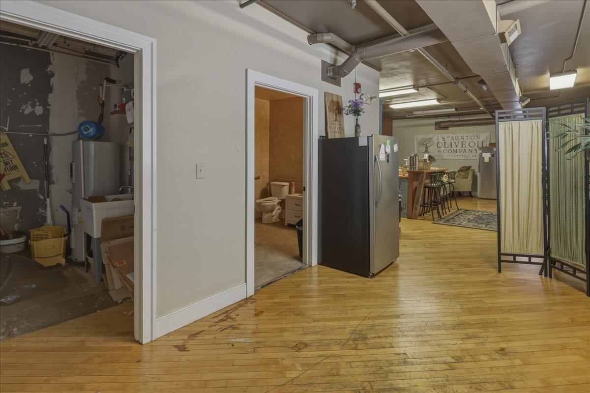 126 W BEVERLEY ST, STAUNTON, Virginia 24401, ,Commercial,126 W BEVERLEY ST,679692 MLS # 679692 126 W BEVERLEY ST, STAUNTON, Virginia 24401, ,Commercial,126 W BEVERLEY ST,679692 MLS # 679692