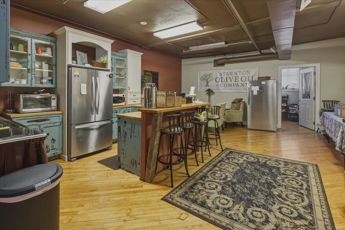 126 W BEVERLEY ST, STAUNTON, Virginia 24401, ,Commercial,126 W BEVERLEY ST,679692 MLS # 679692 126 W BEVERLEY ST, STAUNTON, Virginia 24401, ,Commercial,126 W BEVERLEY ST,679692 MLS # 679692